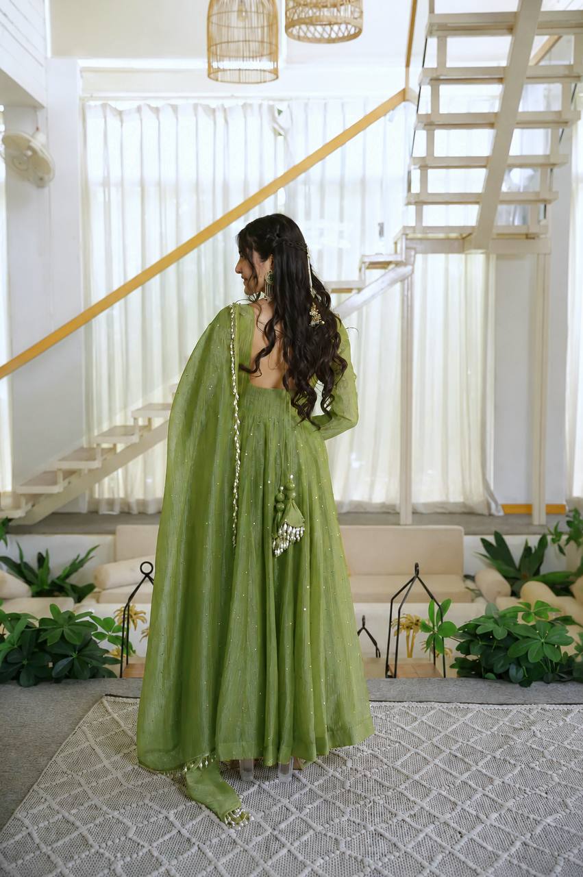 Designer Gown Set – Elegance Redefined
