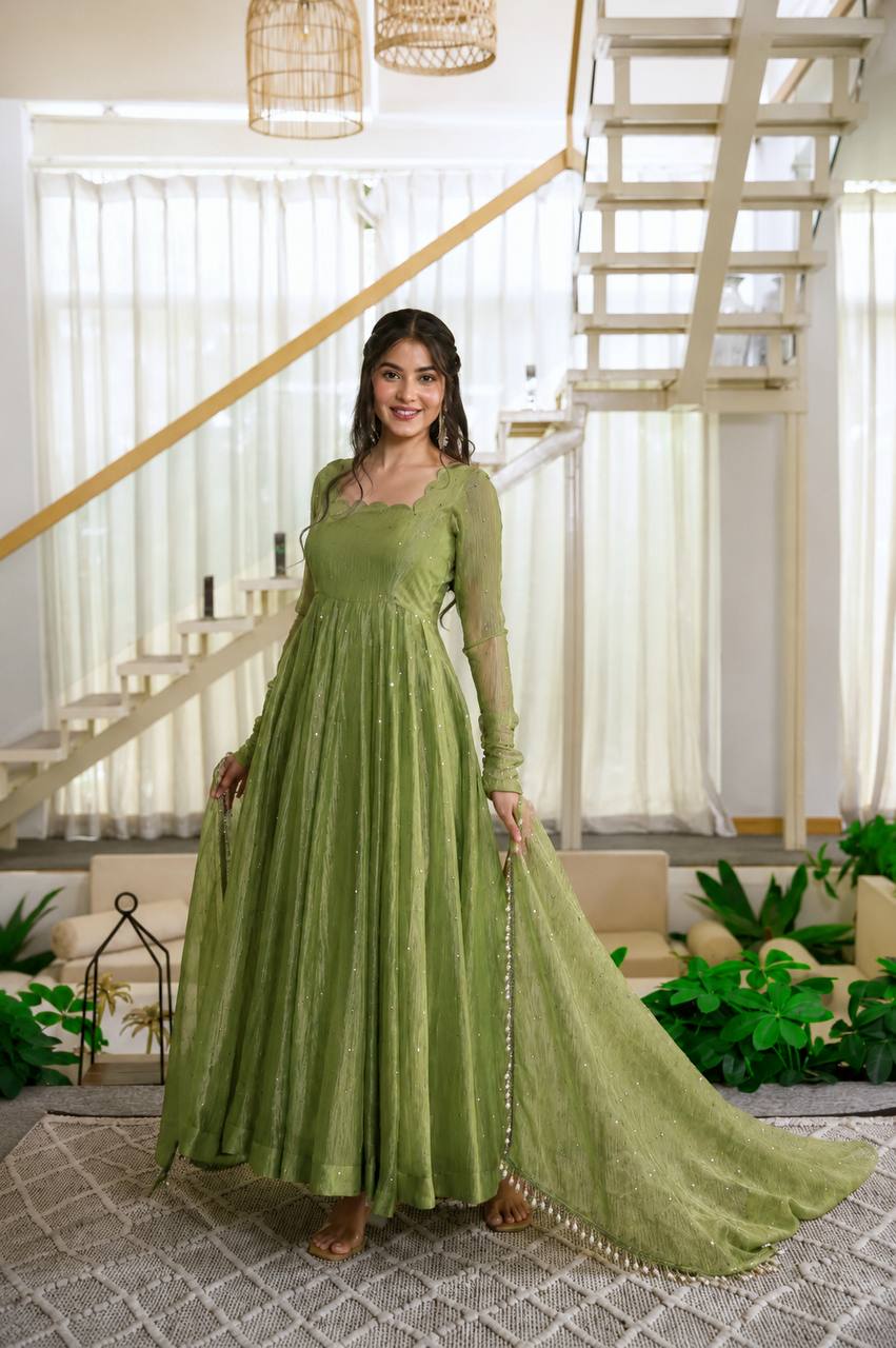 Designer Gown Set – Elegance Redefined