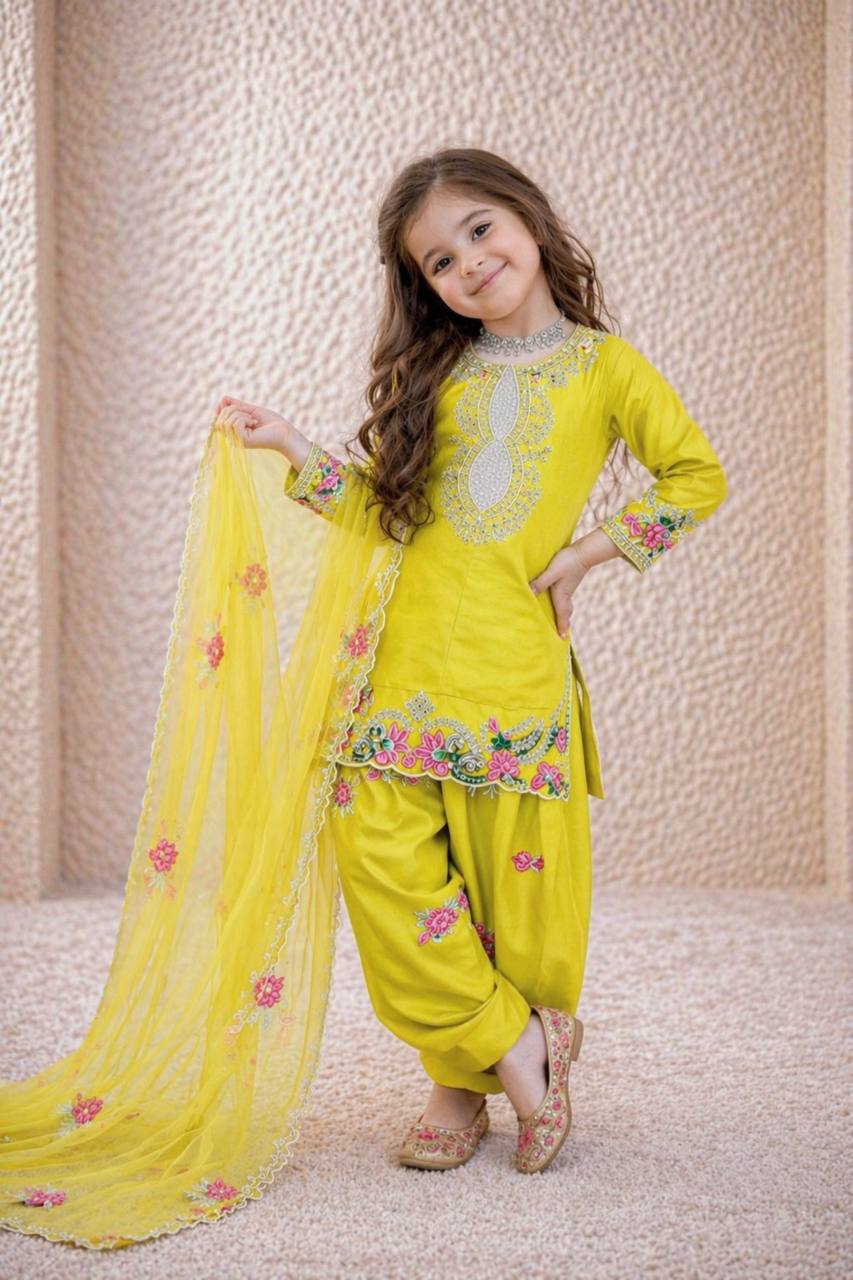 Girls Elegant Natural Crepe Embroidered Salwar Suit
