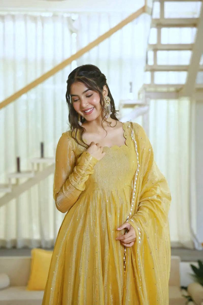 Designer Gown Set – Elegance Redefined